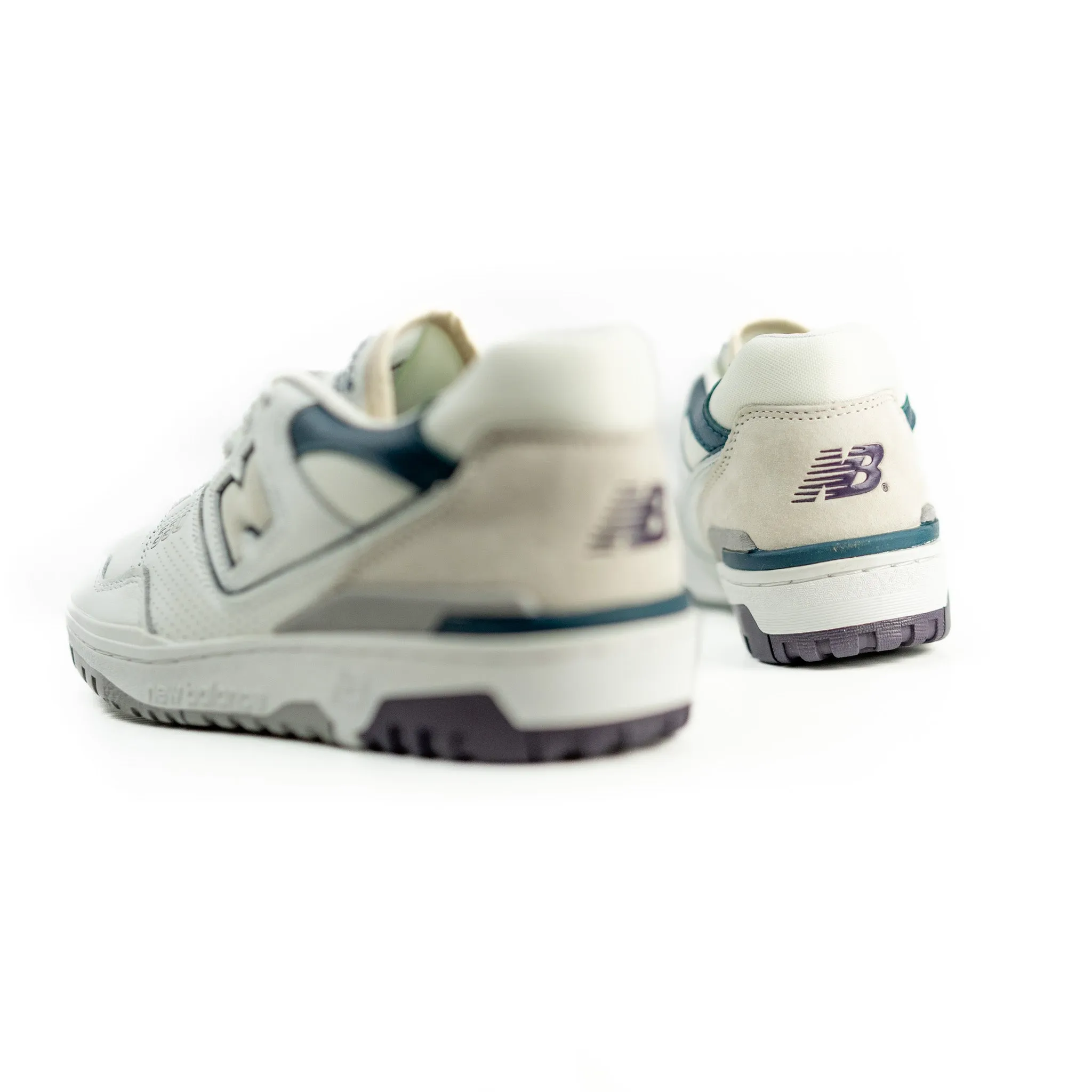 550 WHITE | DARK TEAL