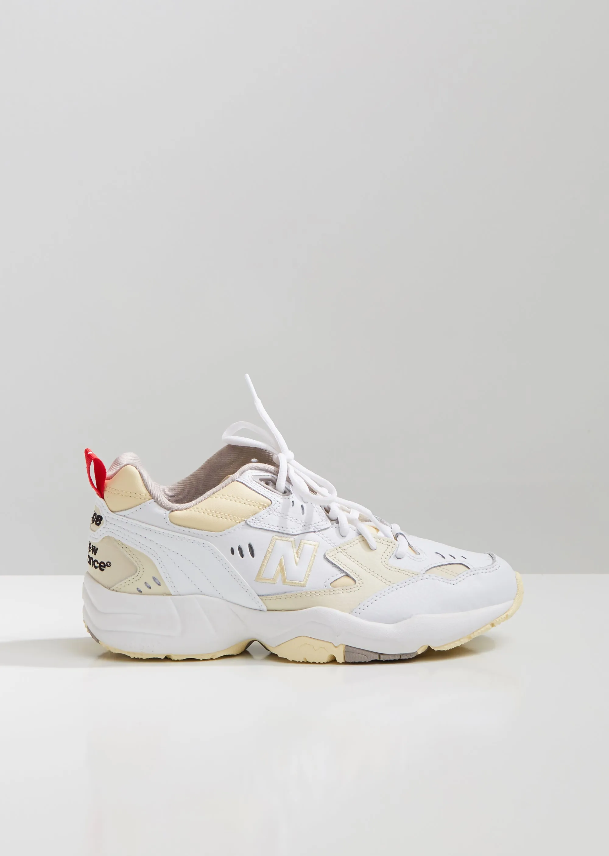 608v1 Sneakers