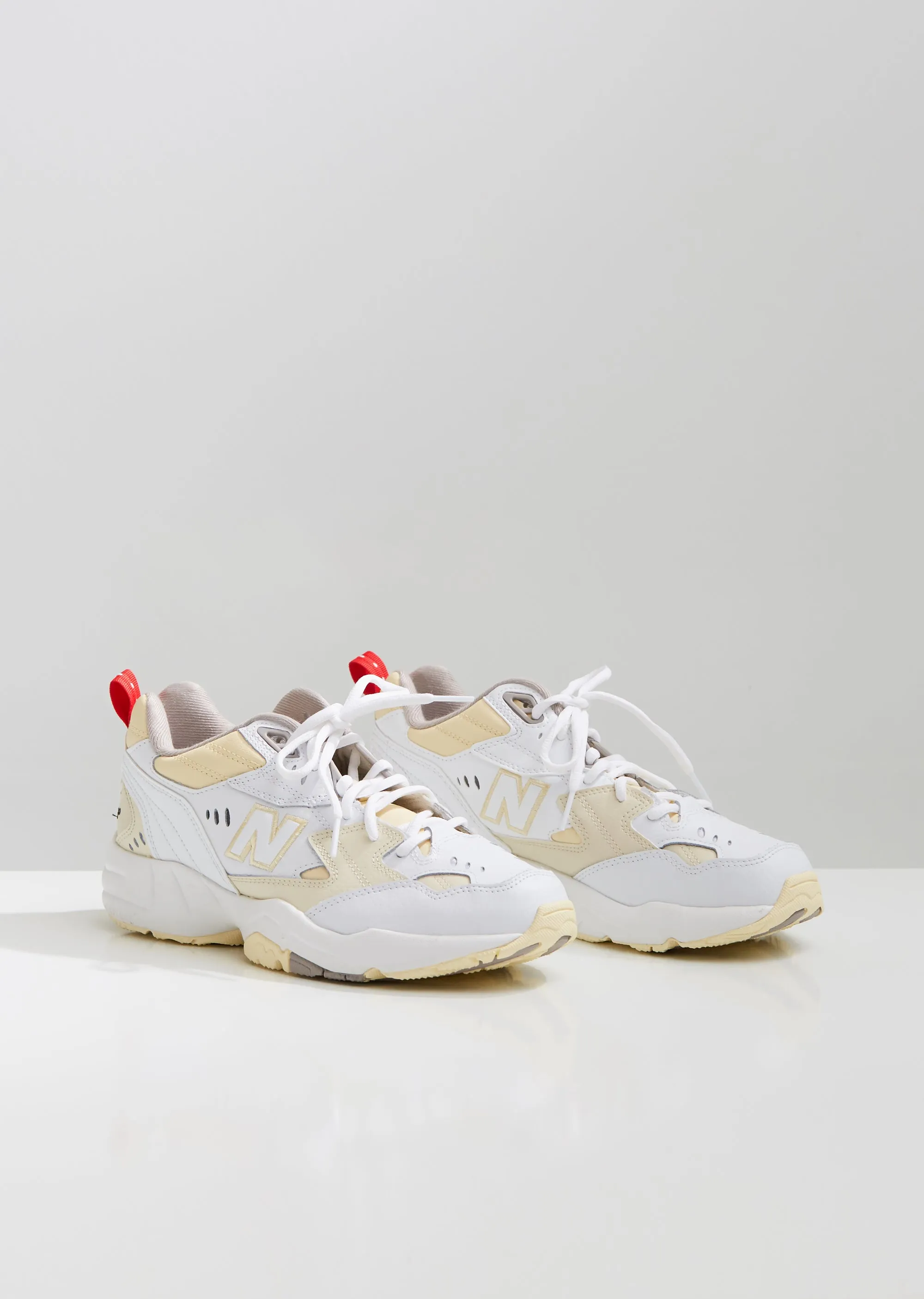 608v1 Sneakers