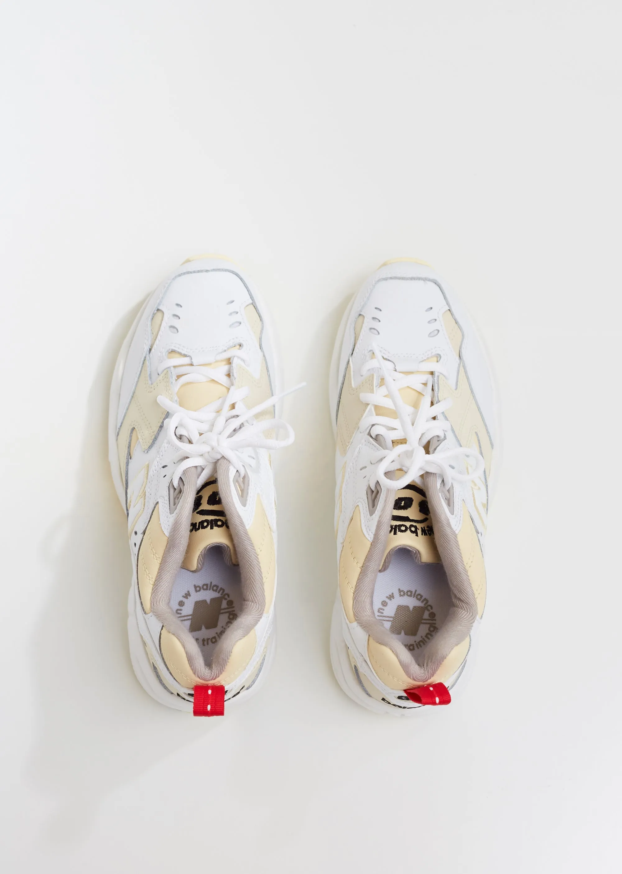 608v1 Sneakers