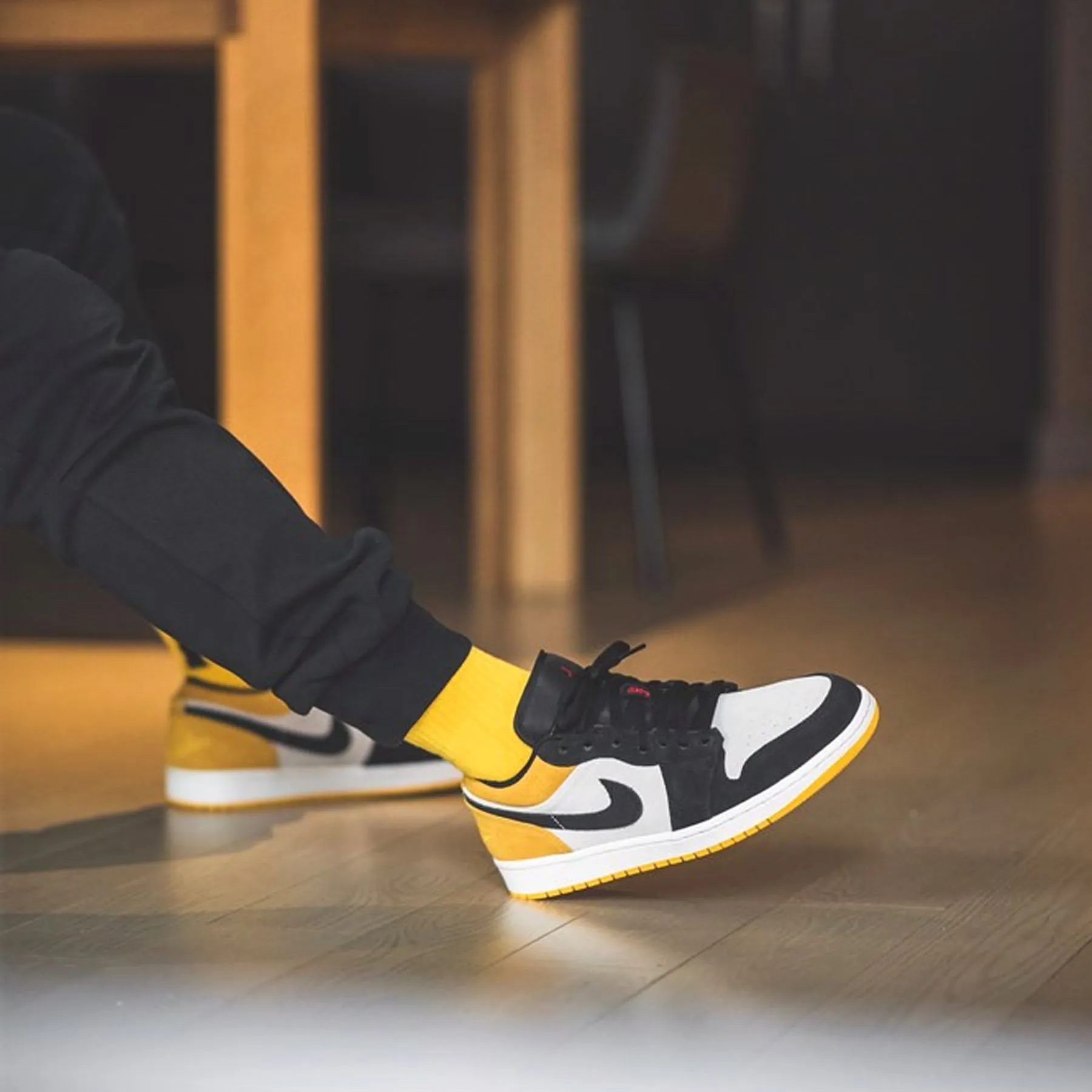Air Jordan 1 Low 'University Gold'