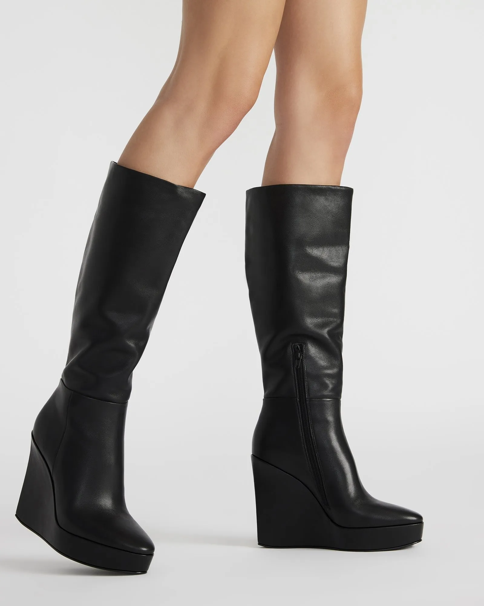 AKIRA BLACK LEATHER