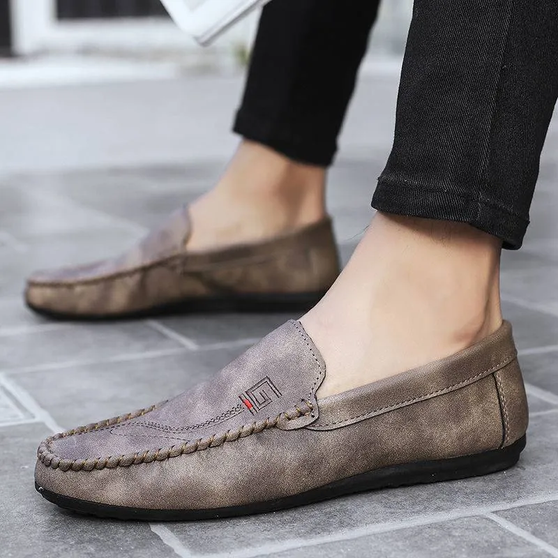 Bean shoes, young men, leisure, lazy people, soft soles, slippery driving, fun shoes, fine guys.