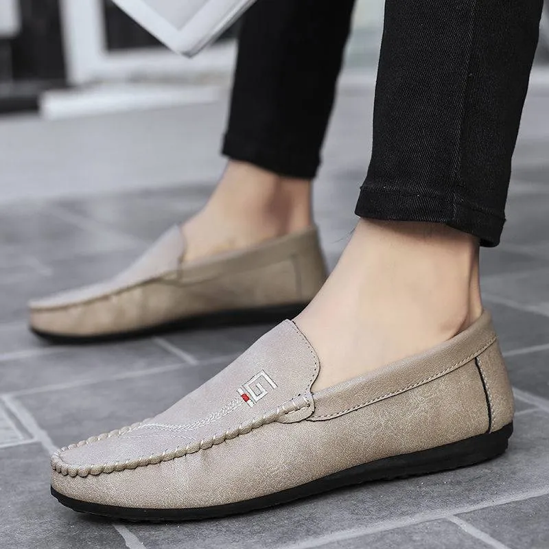 Bean shoes, young men, leisure, lazy people, soft soles, slippery driving, fun shoes, fine guys.