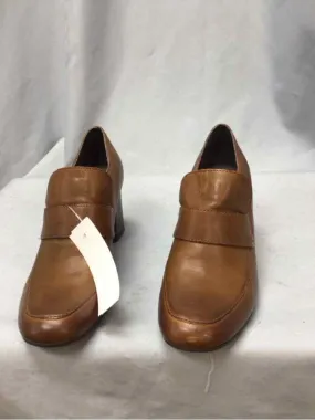 BORN SIZE 9 Ladies SHOES
