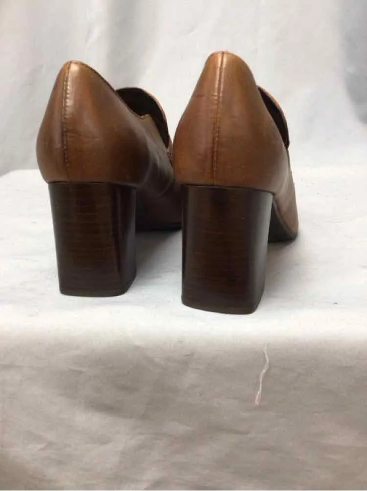 BORN SIZE 9 Ladies SHOES