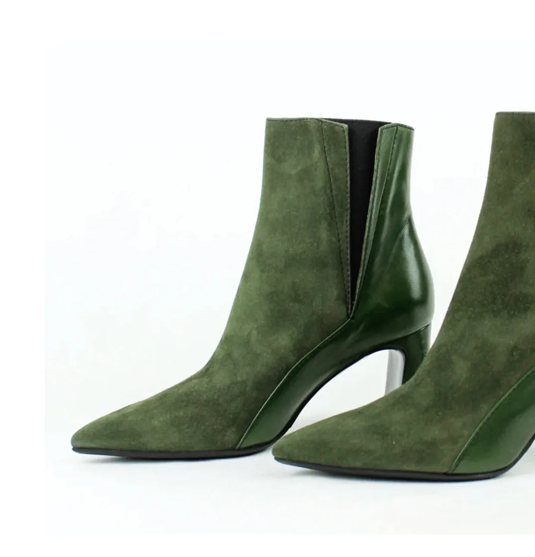 Half boots in leather and taupe suede