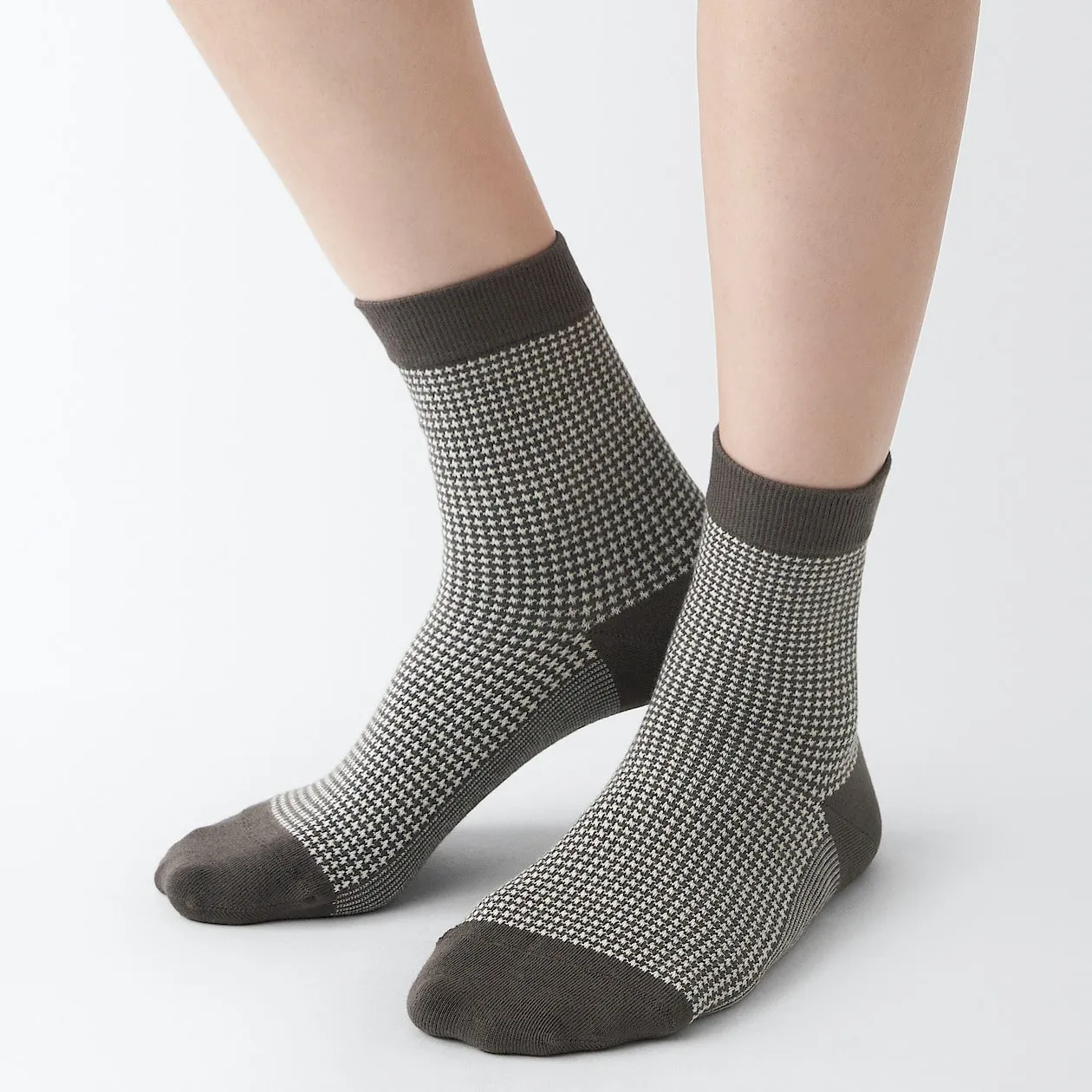 Right Angle Houndstooth Short Socks