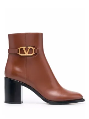 VLogo plaque ankle boots